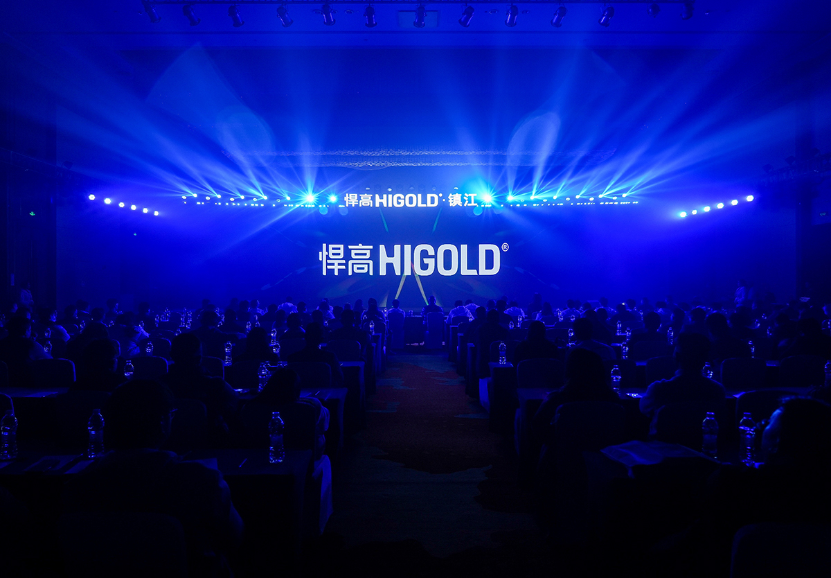 激流勇进！qm球盟会·(中国)球盟会镇江旗舰店开业 ，暨新品发布会澎湃而来